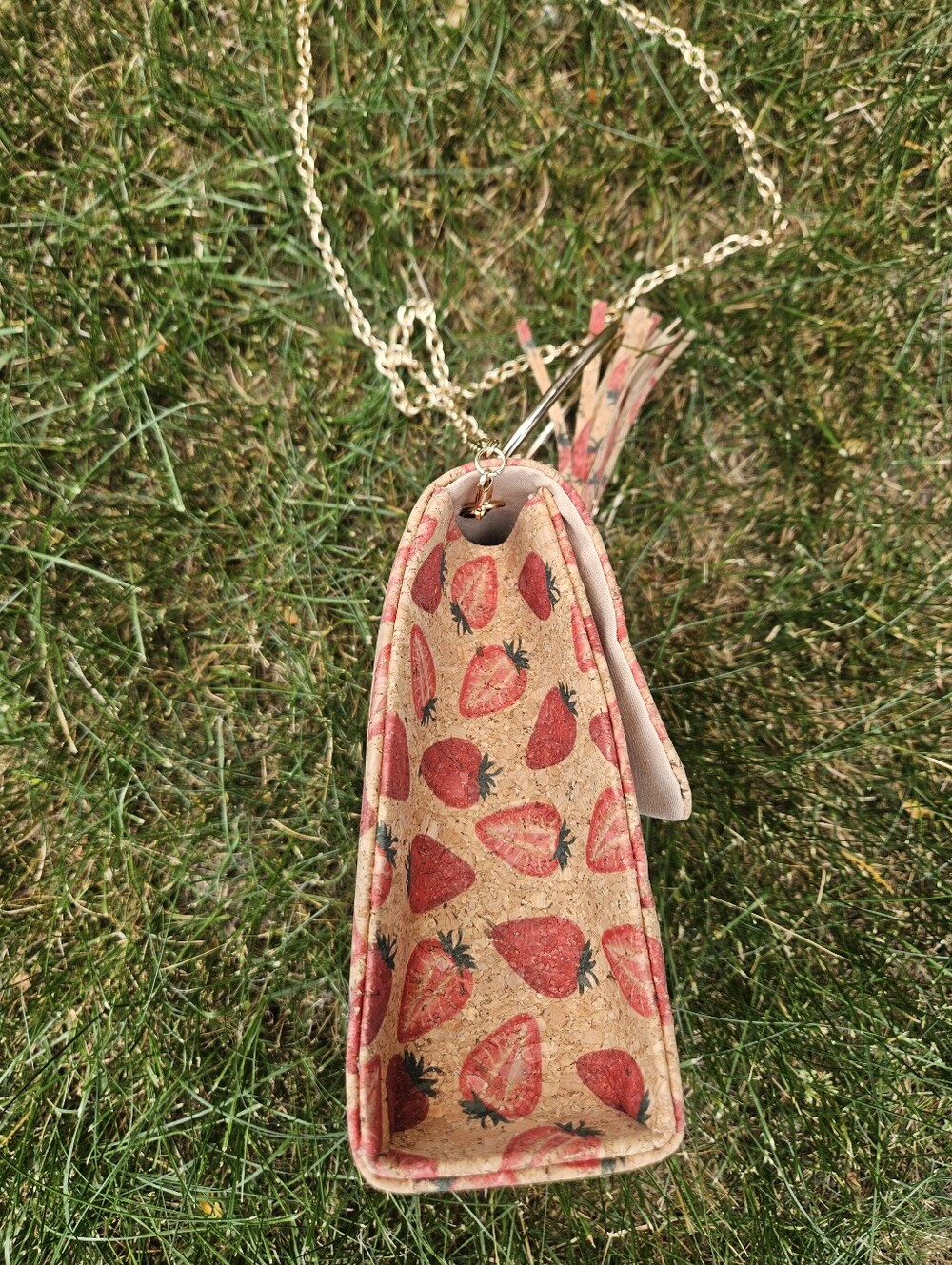 Savanna Strawberry-printed Purse - Picture 5 of 6